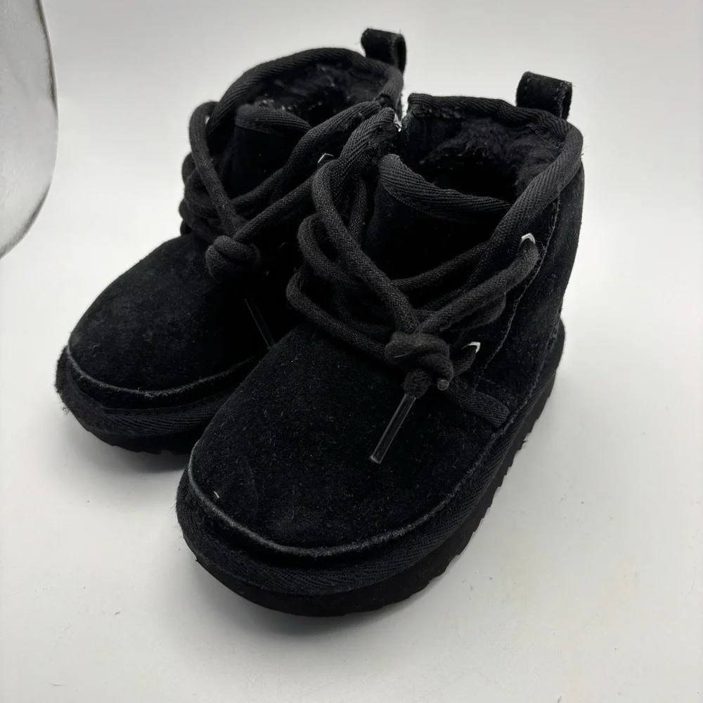 Kids UGG Neumel II Boot Suede Upper 1017320K Black‎ Tie Lined Warm Size 6